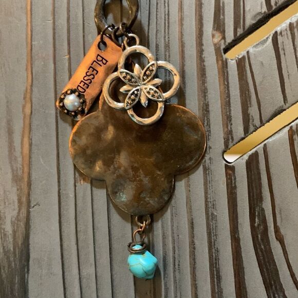 Pendant charms necklace with antique/vintage tone chain - Picture 2 of 4